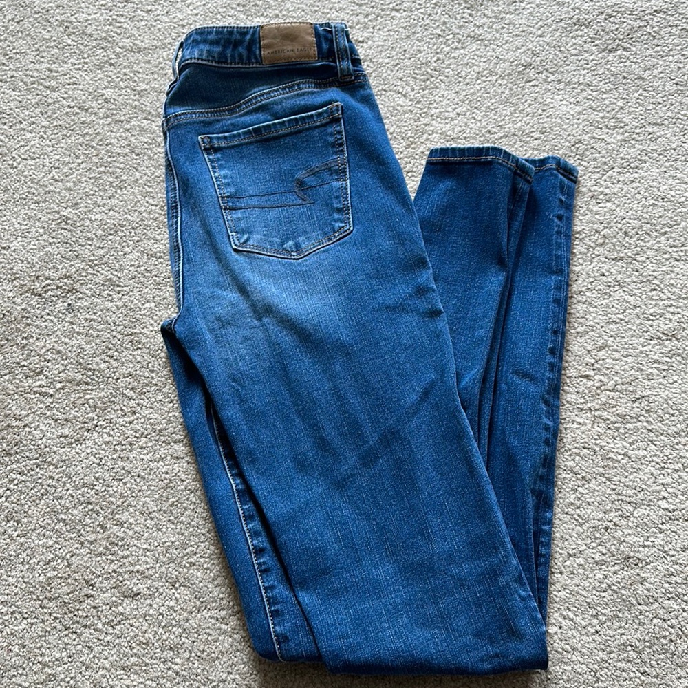 American Eagle blue jeans